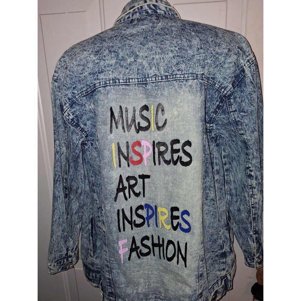 Thrill Jeans Acid Wash Denim Jacket Womens Sm Graphic Back Music Inspires Art
